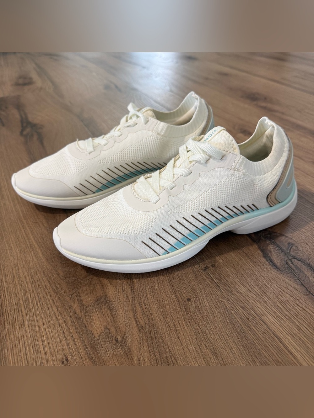 Vionic Embolden Women’s Size 9 Ivory Blue Knit Sneakers Walking Comfort Shoes
